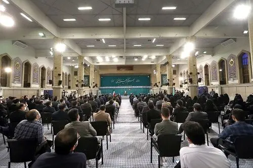 دیدار جمعی از نخبگان و استعدادهای برتر علمی با رهبر انقلاب/گزارش تصویری