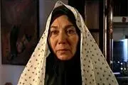نصب عکس پروانه معصومی  بر سردر مسجد بلال