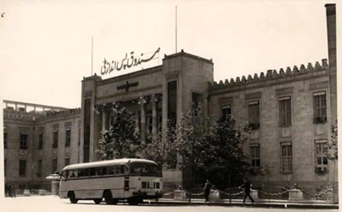 ماشین حمل پول بانک در قدیم +عکس