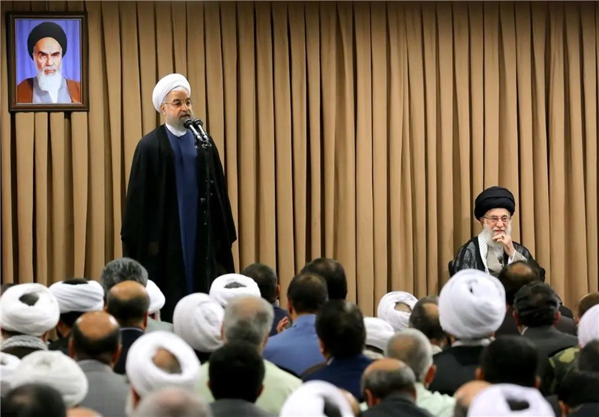 اظهارات روحانی مقابل رهبر انقلاب درباره حقوق های جنجالی و میلیونی