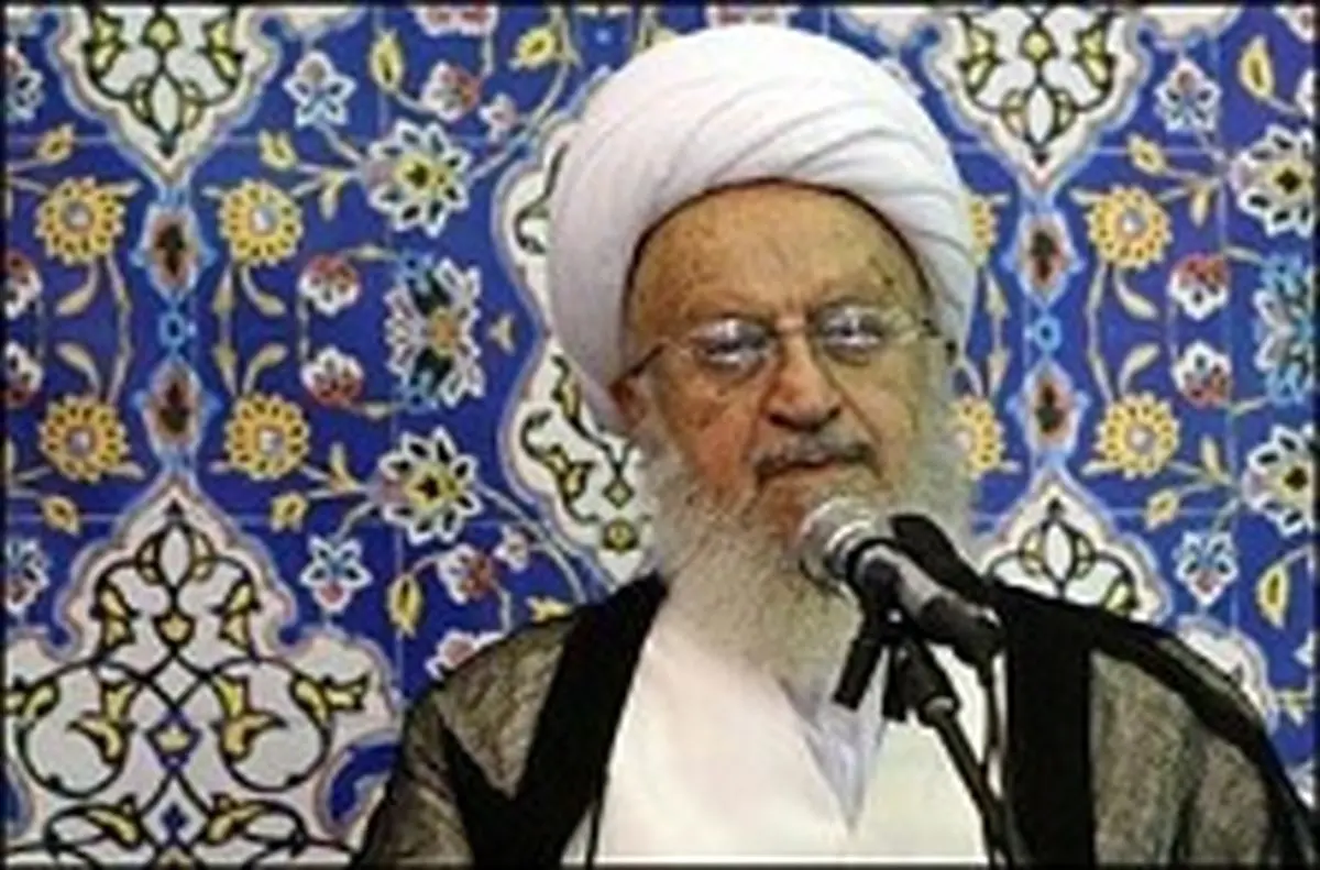آیت الله مکارم: باید فکری به حال پراید کرد