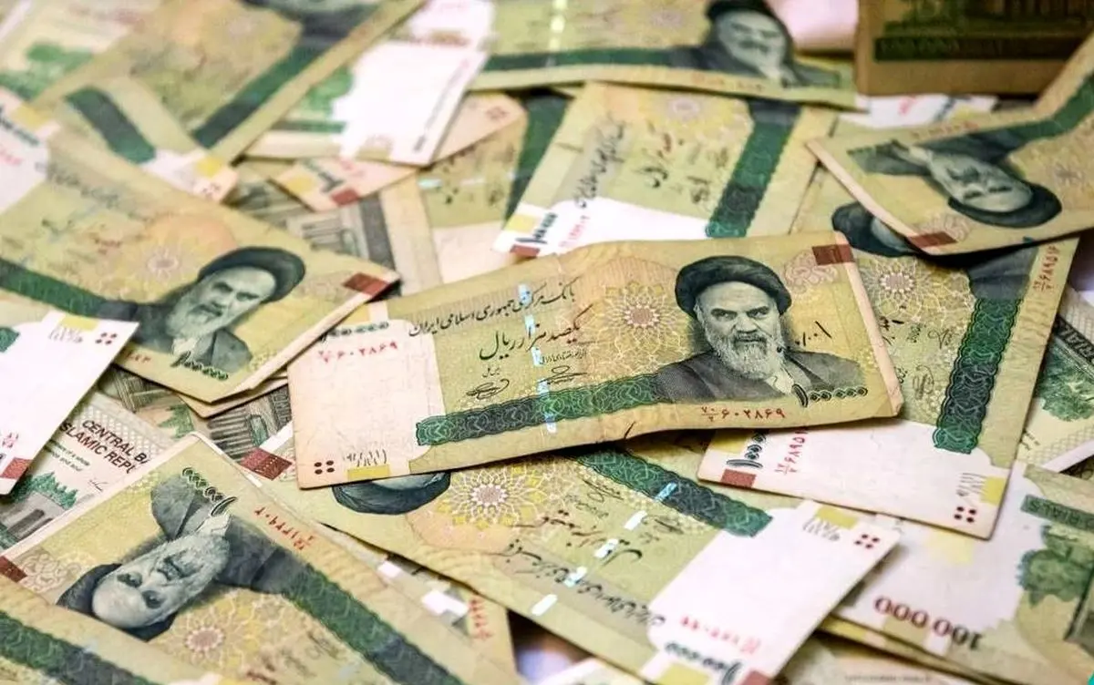 هدیه به حقوق بگیران متاهل | این افراد حقوق بگیر یک ماه حقوق بیشتر می گیرند