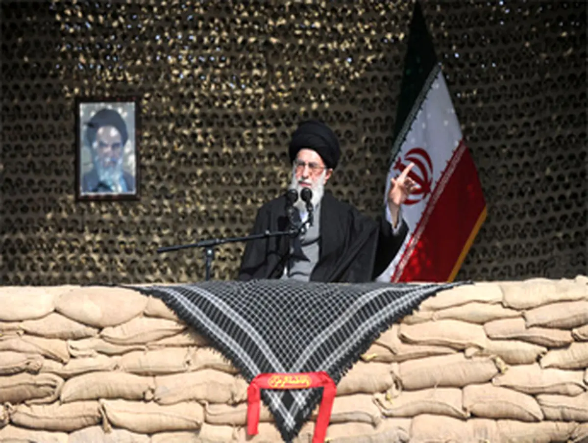 رهبر انقلاب: برخی بدنبال تخطئه جانفشانیهای دفاع مقدس هستند