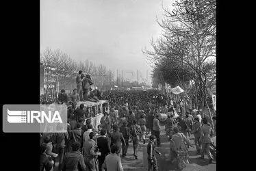 بازگشت امام خمینی به ایران