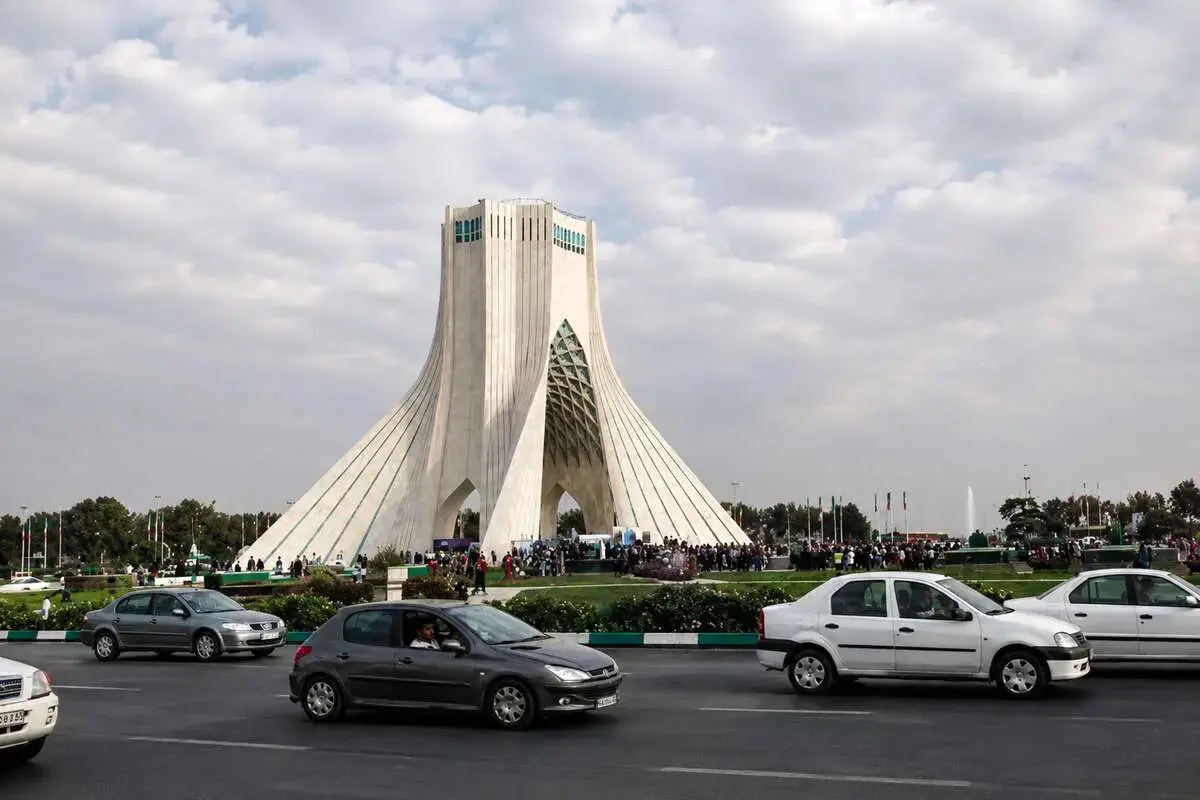 آغاز محدودیت ترافیکی اطراف میدان آزادی