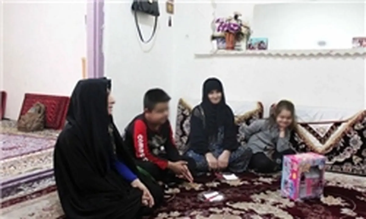 هانیه 7 ساله در آرزوی یک تلویزیون