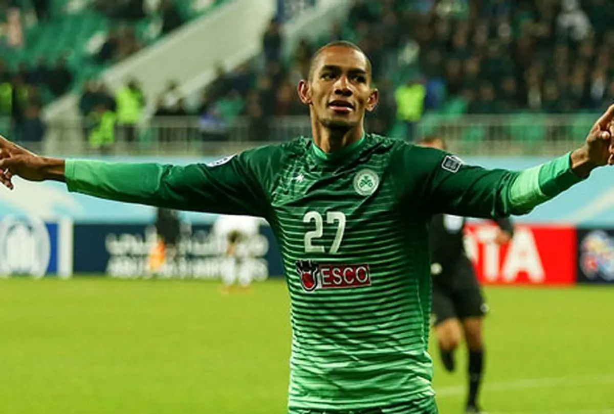 مهاجم ذوب آهن : پرسپولیس از هر نظر شایسته قهرمانی است