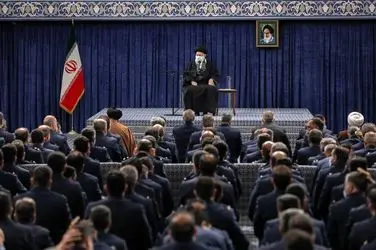 دیدار جمعی از فرماندهان نیروی هوایی و پدافند هوایی ارتش با رهبر انقلاب/گزارش تصویری