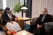 دیدار لاریجانی با سخنگوی انصارالله یمن