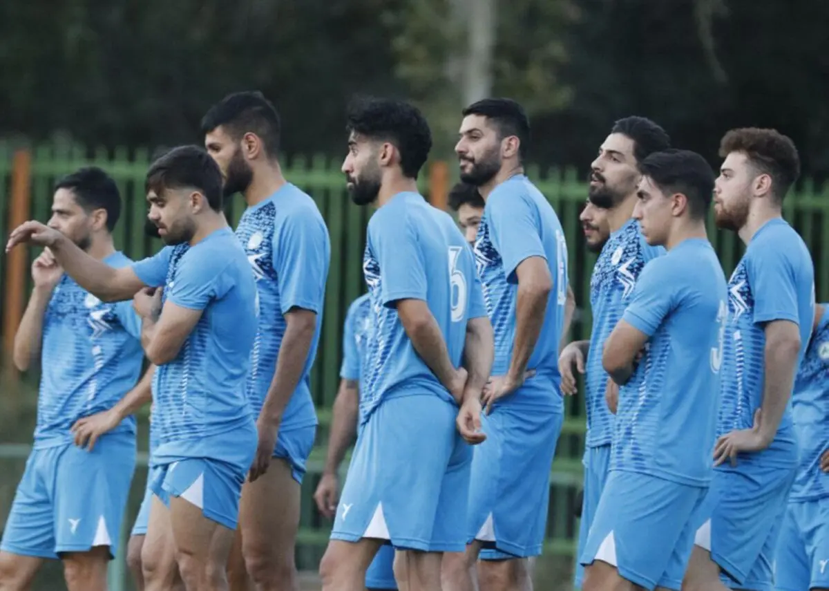 مهاجم دورگه به ذوب آهن پیوست