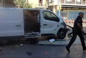 یک خودرو ده‌ها نفر را در بارسلون زیر گرفت/ 45 نفر کشته و زخمی شدند+تصاویر