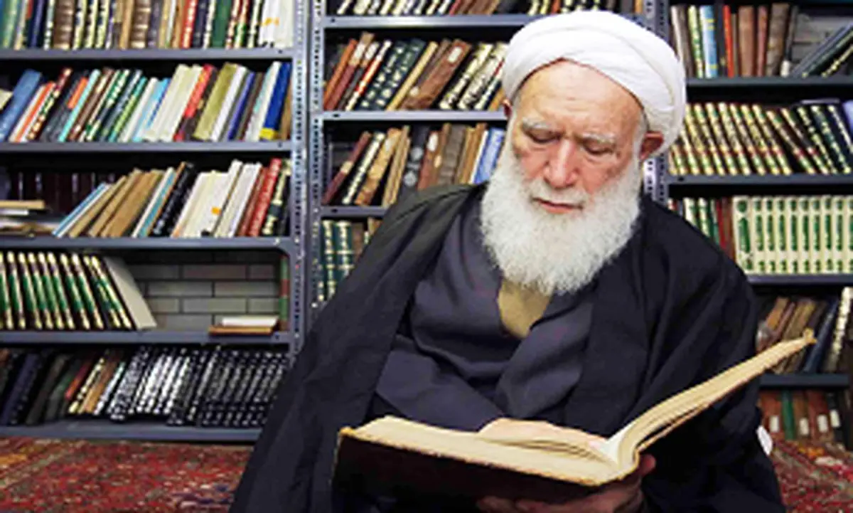 حضور رئیس رسانه ملی در بیت حاج آقامرتضی تهرانی(ره)/ عکس