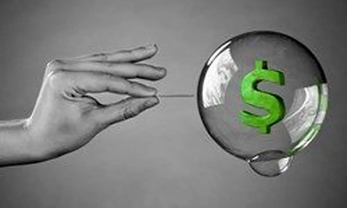 کاهش نرخ ارز تا دست یابی به قیمت منطقی/دلار ۱۱هزار تومانی حبابی است
