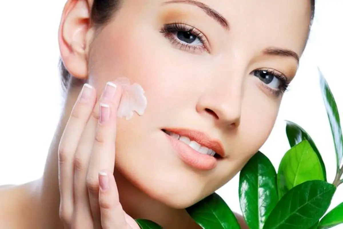 روش های جدید مراقبت از پوست صورت توسط مرطوب کننده ها و آبرسان های صورت
