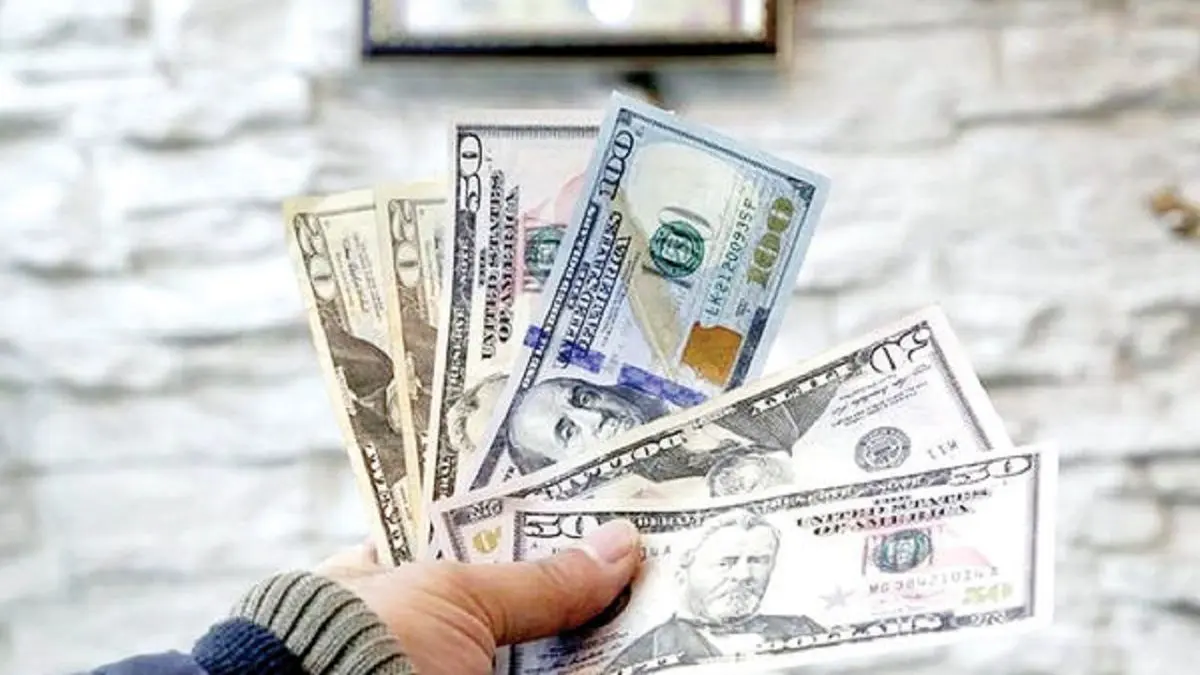 نرخ ارز در بازار آزاد ۸ آذر ۱۴۰۰؛ دلار ۲۷ هزار و ۴۶۰ تومان است