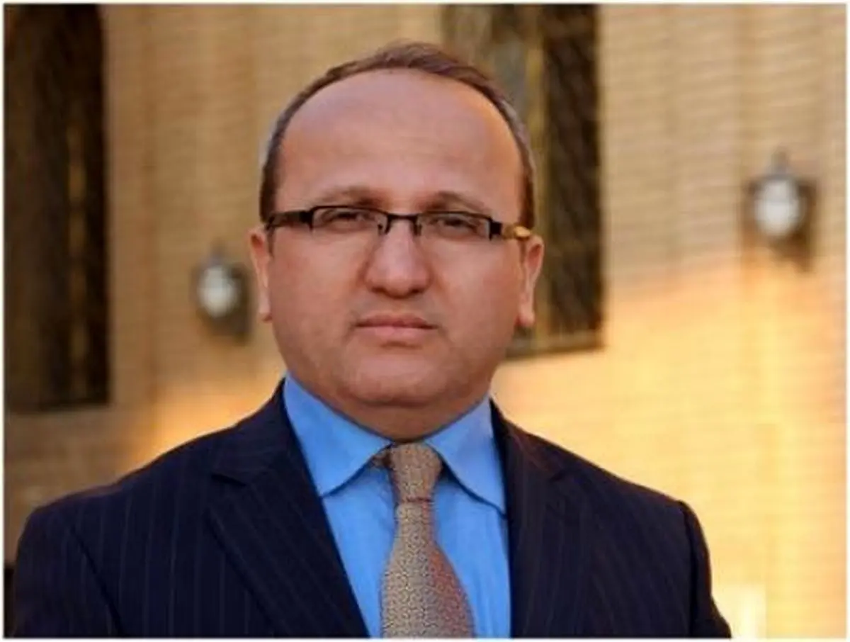 برخی جریانات سیاسی برای به شکست کشاندن استقلال کردستان با بارزانی دشمنی میکنند