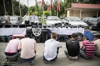  دستگیری ۵ نفر از سارقان سابقه‌دار خودرو