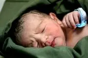 تولد 2 نوزاد در بیمارستان صحرایی هلال‌احمر سرپل‌ذهاب