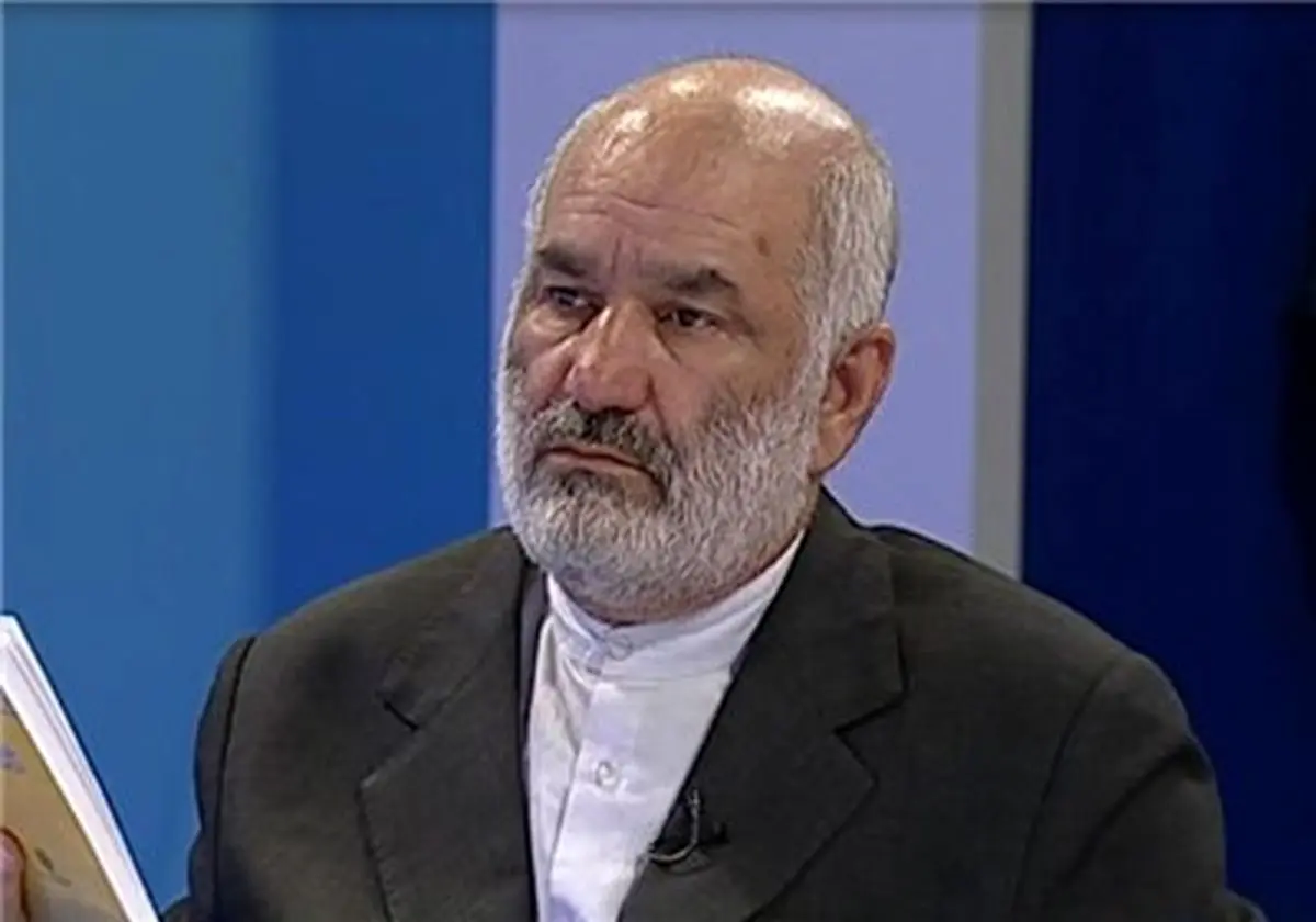 انتقاد از تعداد همراهان سفرهای خارجی روسای قوا / حضور در سفرها به رغم مخالفت کمیته نظارت