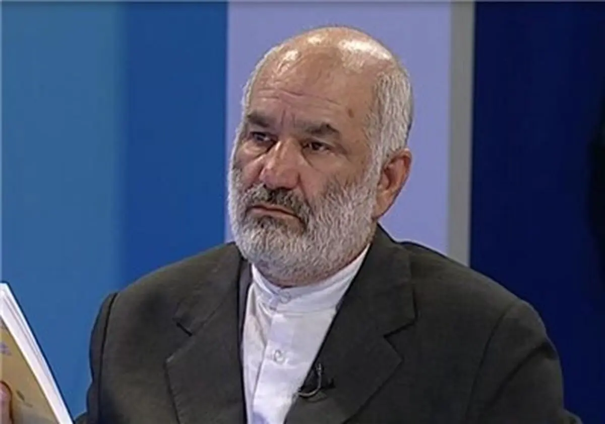 انتقاد از تعداد همراهان سفرهای خارجی روسای قوا / حضور در سفرها به رغم مخالفت کمیته نظارت