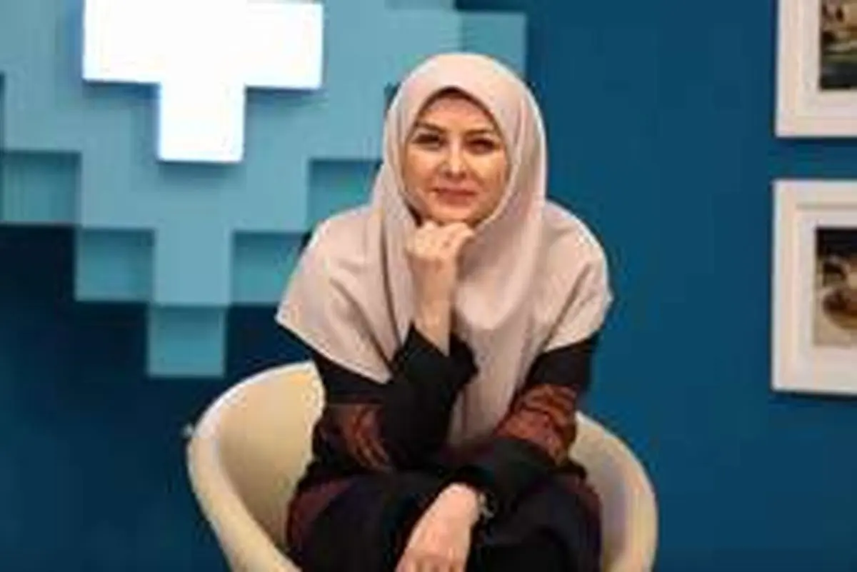 تست گریم اولین زن گزارشگر فوتبال در ایران/ عکس