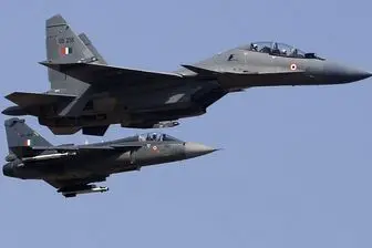 پرواز جنگنده‌های هند برفراز مرز چین

