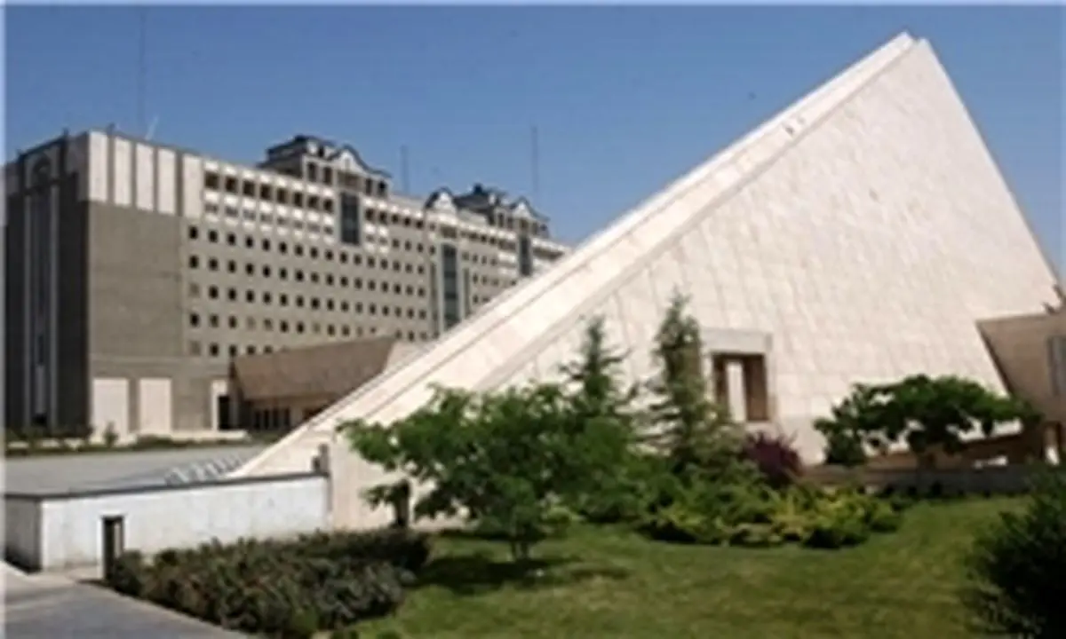 تجمع کارگران پتروشیمی ایلام مقابل مجلس