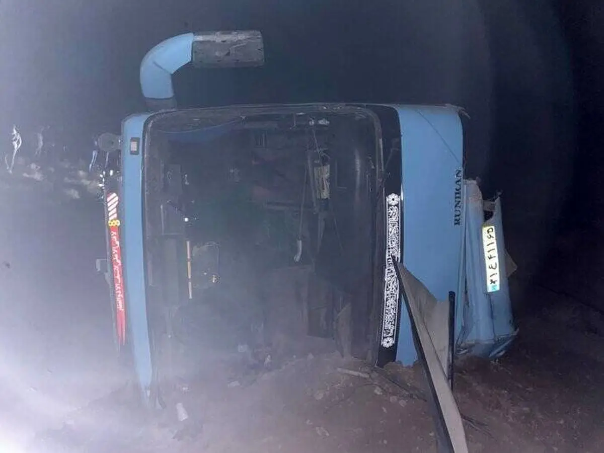 علت واژگونی اتوبوس حامل دانشآموزان