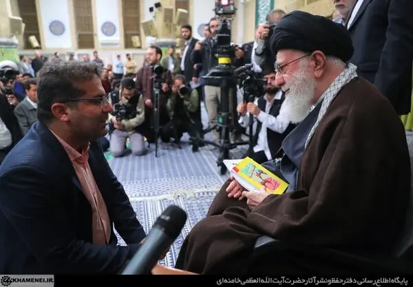 دیدار شاعران و اساتید ادبیات فارسی با رهبر انقلاب/گزارش تصویری