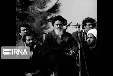 بازگشت امام خمینی به ایران