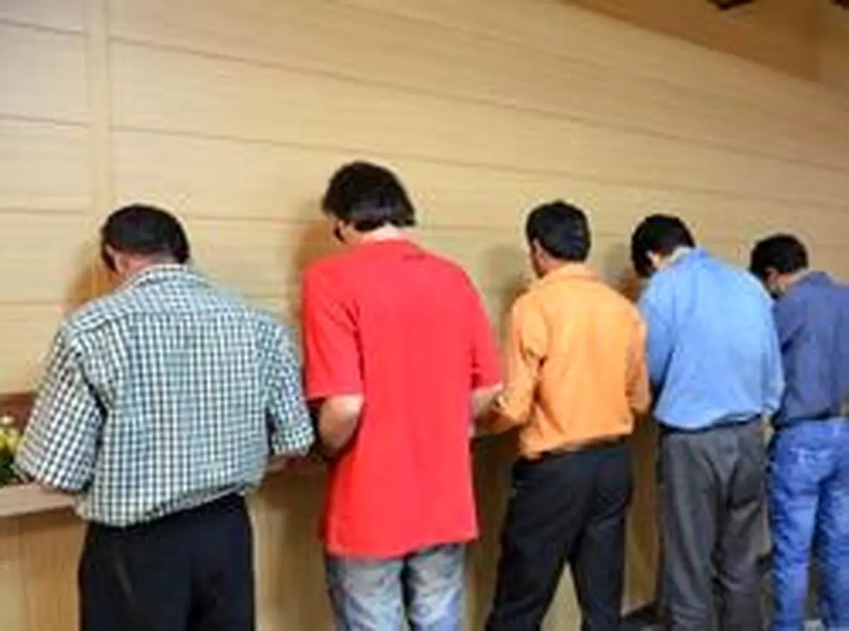 دستگیری ۵ سنگپران به کامیونها