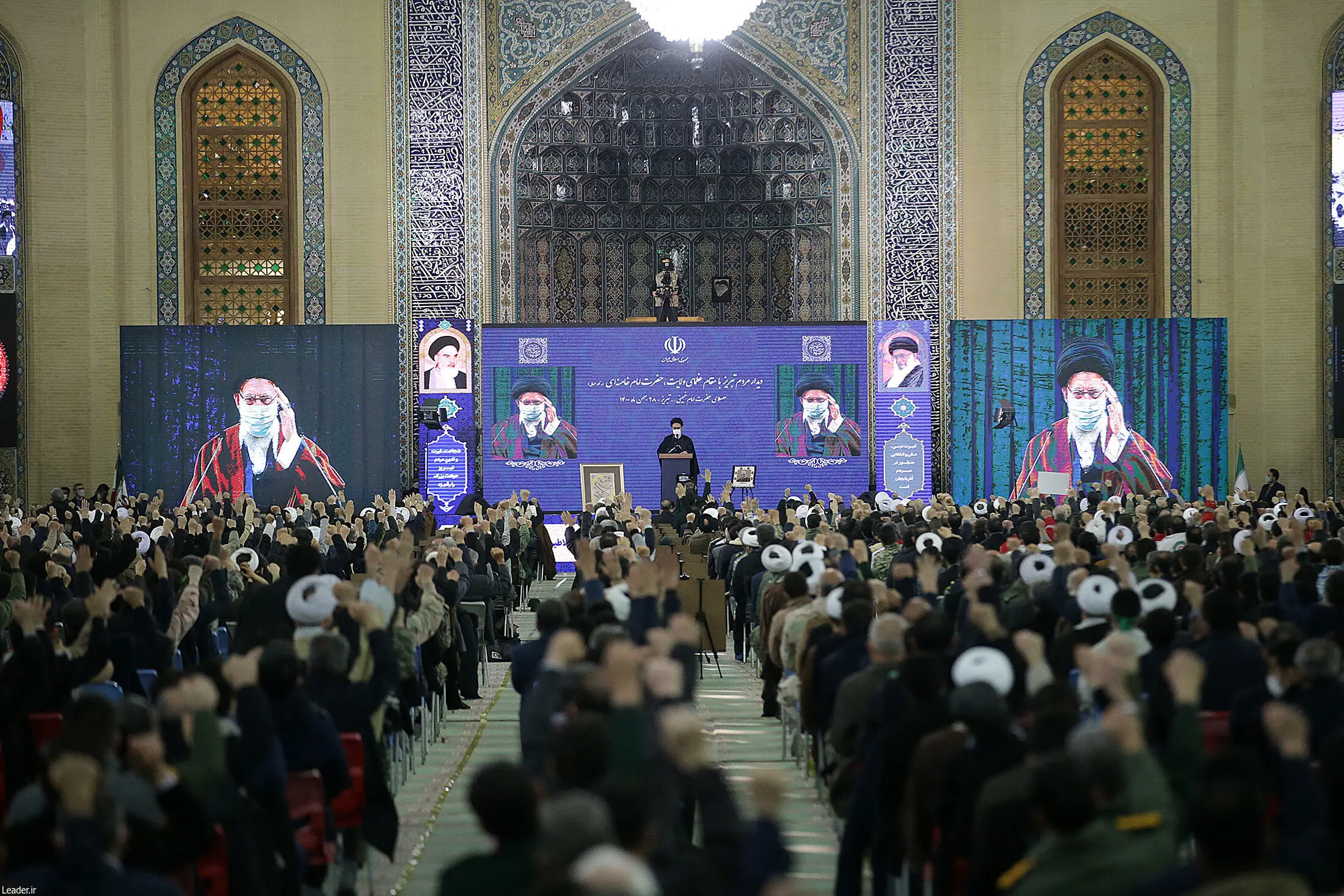ارتباط تصویری رهبر معظم انقلاب با جمعی از مردم آذربایجان شرقی/گزارش تصویری