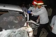 نجات راننده پراید پس از تصادف شدید با تریلی
