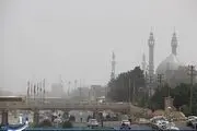 

کام تلخ روزه‌داران در هوای آلوده شهر قم + تصاویر