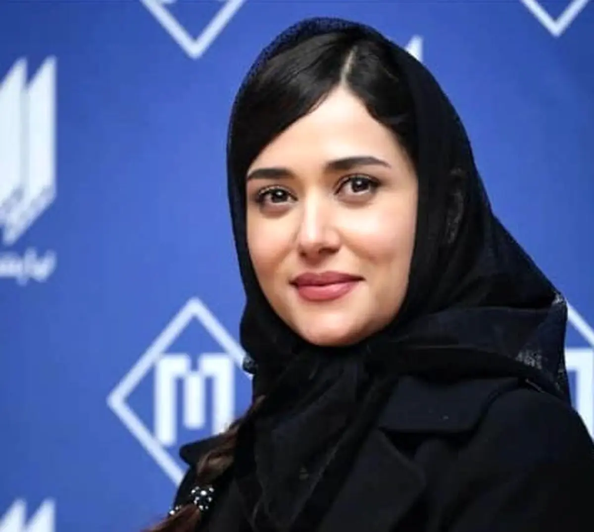 چهره باورنکردنی پریناز ایزدیار در دوران دبستان