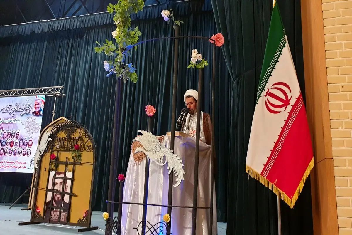 زندگی شهدای روحانی در قالب فیلم و سریال به مردم معرفی شود