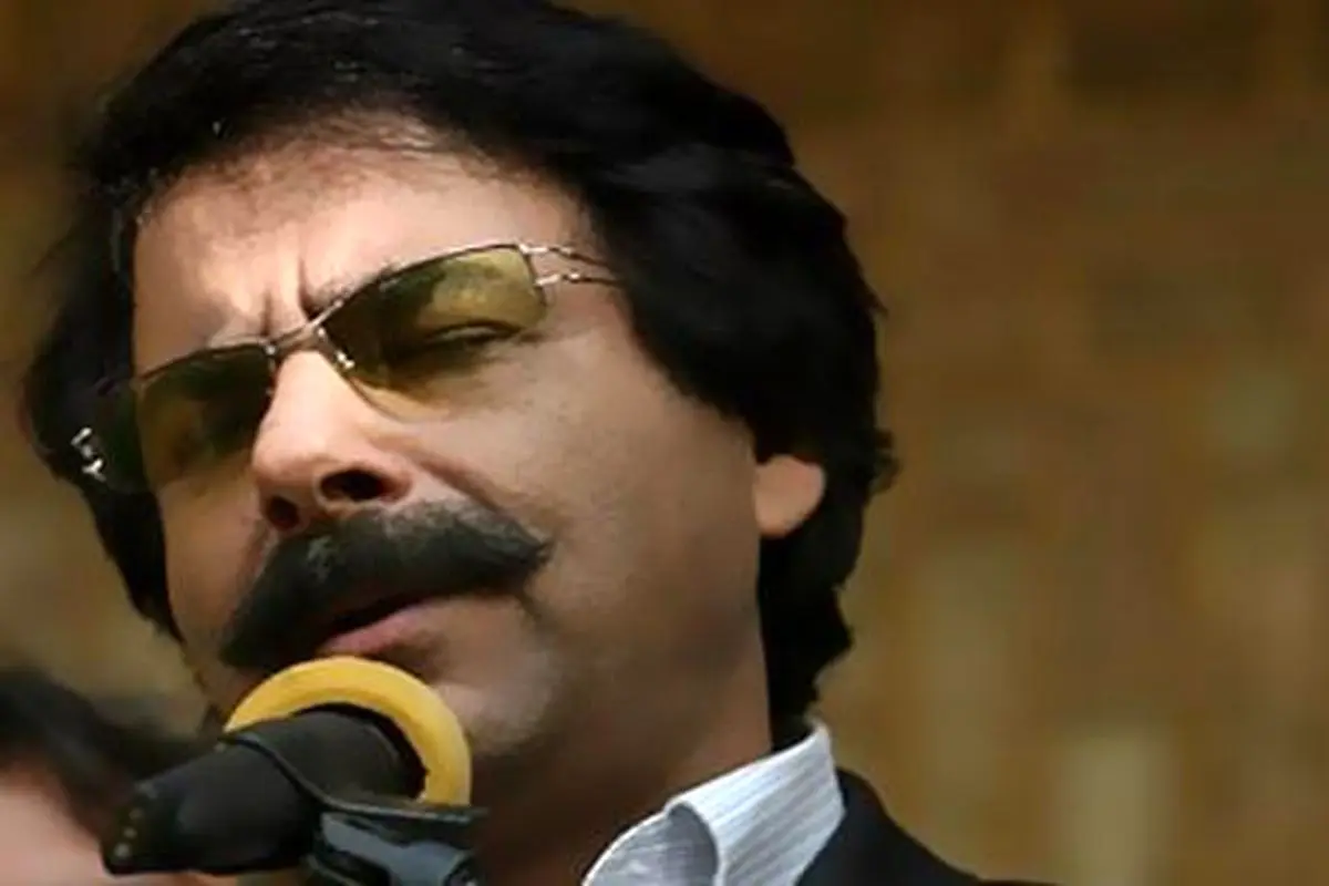 حمله عده ای ناشناس به خودروی «علیرضا افتخاری»!