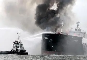 کشتی‌ای که با نفتکش ایرانی برخورد کرد/ عکس