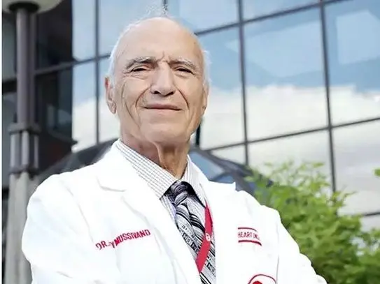 پروفسور توفیق موسیوند دچار حمله قلبی شد