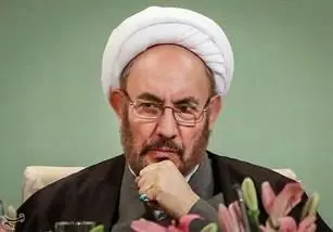 عارف به نفع لاریجانی از ریاست مجلس صرف‌نظر کند