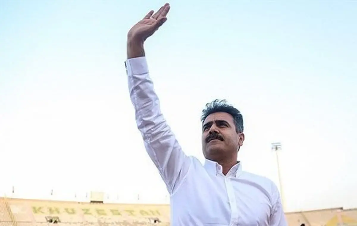 سرمربی آبی پوشان سرخپوش شد+عکس
