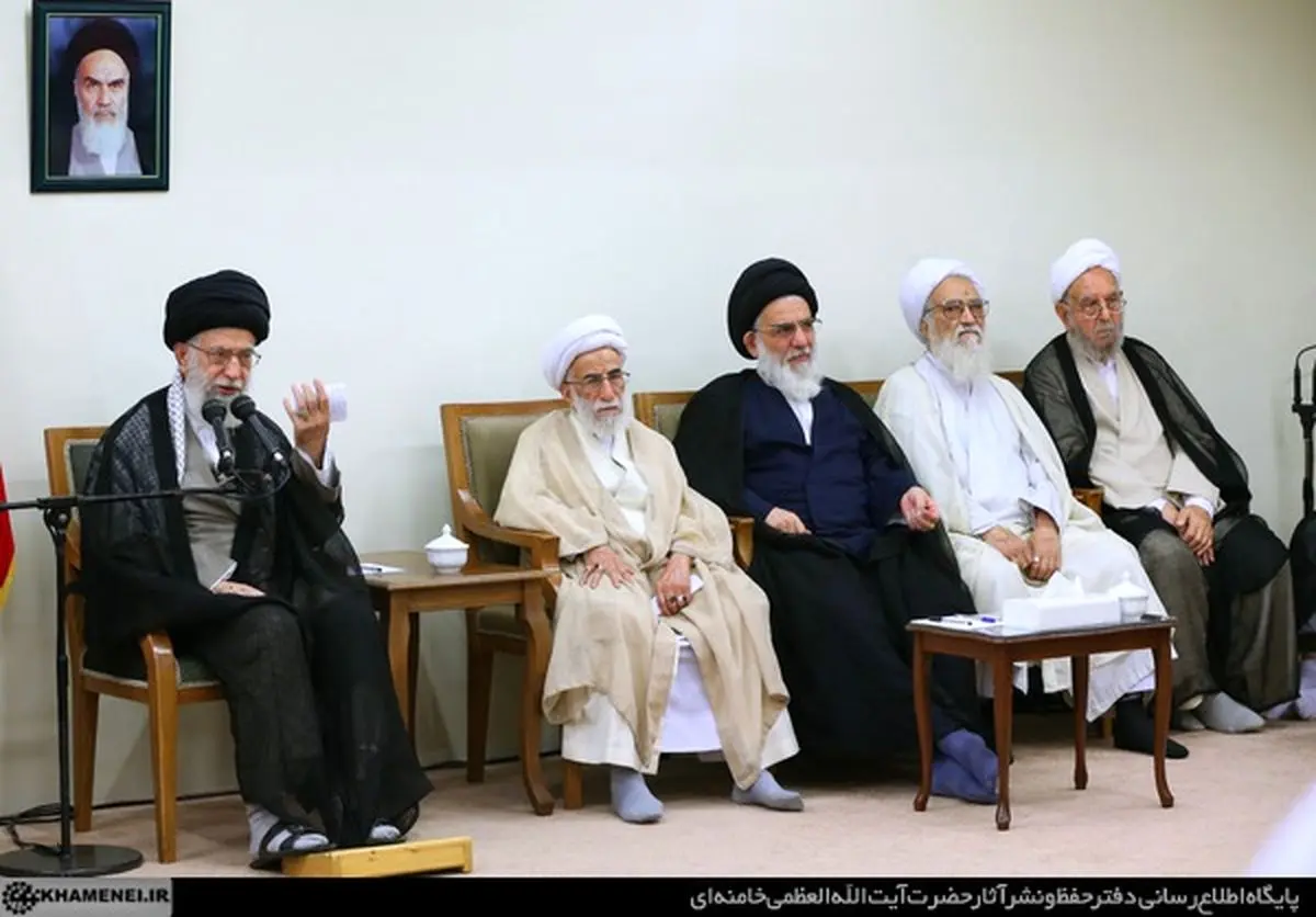 مقام معظم رهبری: حمله به نهادهای انقلاب روش جاری بیگانگان است