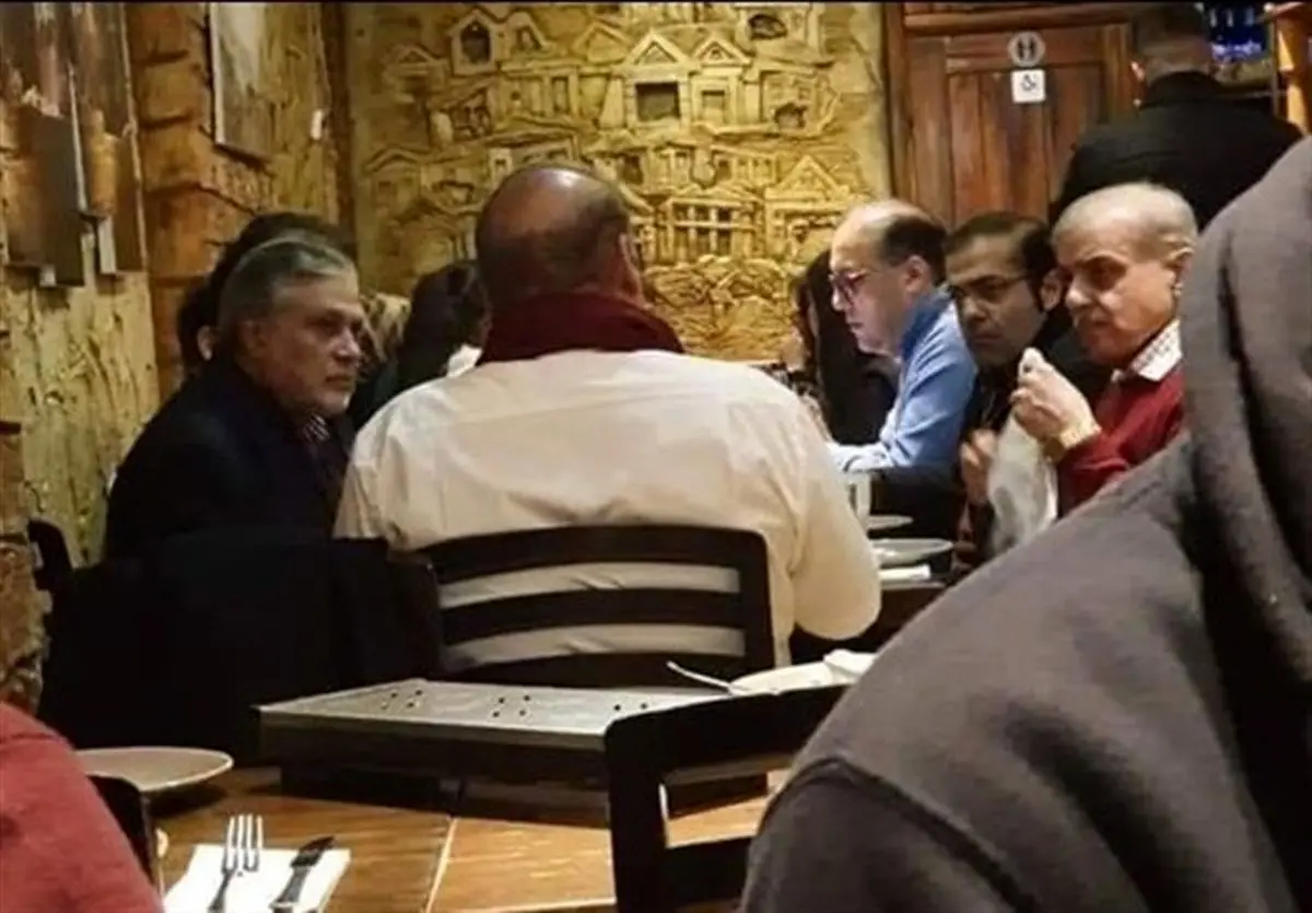 حضور جنجال آفرین نواز شریف در رستوران و دفاعیه عجیب حزب نواز