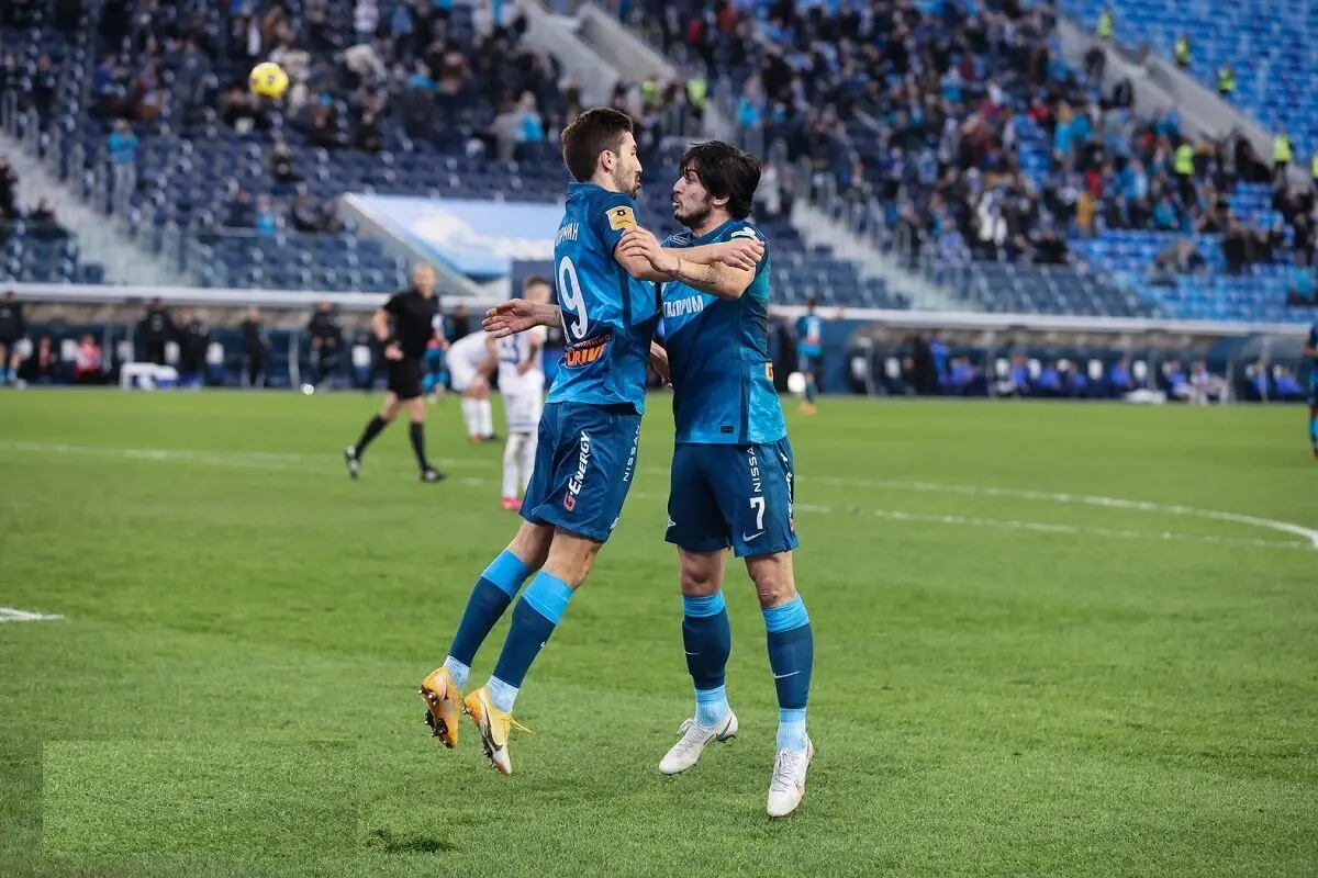 دوست ندارم رونالدو رکورد دایی را بشکند