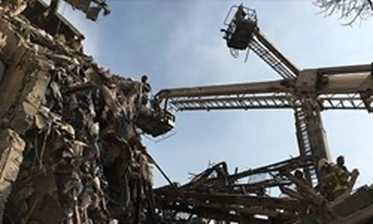احتمال شهادت ۳۰ نفر از آتش نشانان