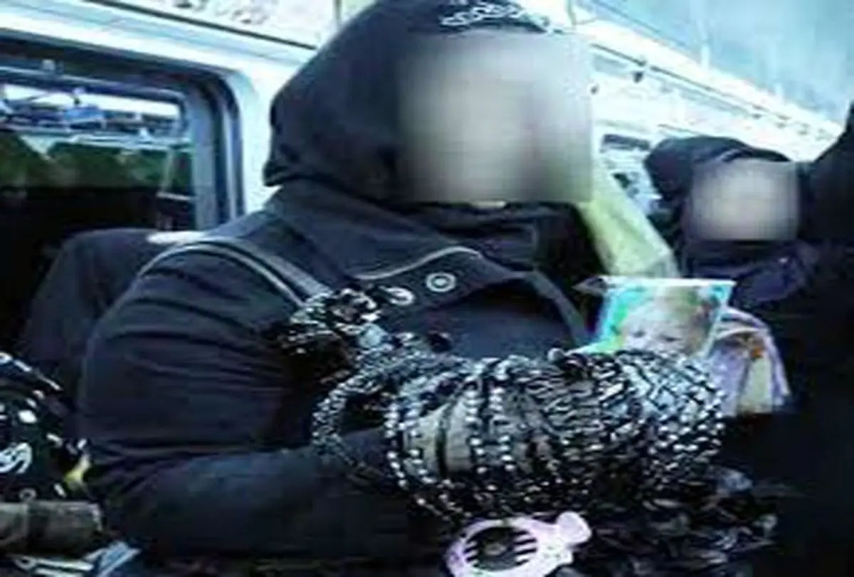 لزوم برخورد مناسب با دستفروشان مترو