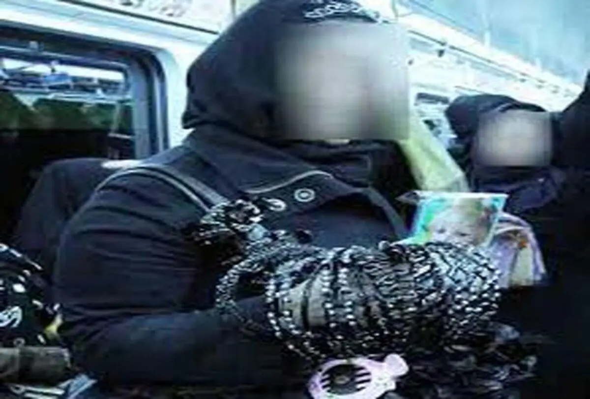 لزوم برخورد مناسب با دستفروشان مترو