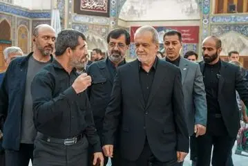 تشرف پزشکیان به حرم حضرت معصومه(س)