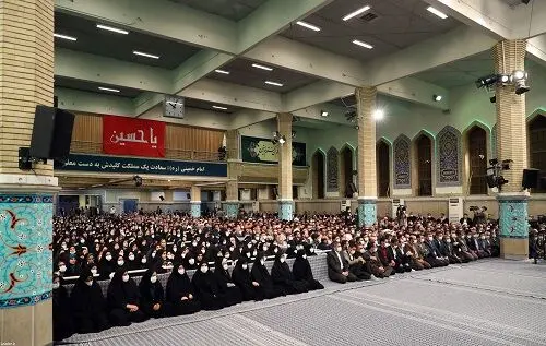 جمعی از معلمان و فرهنگیان با رهبر انقلاب دیدار کردند/گزارش تصویری