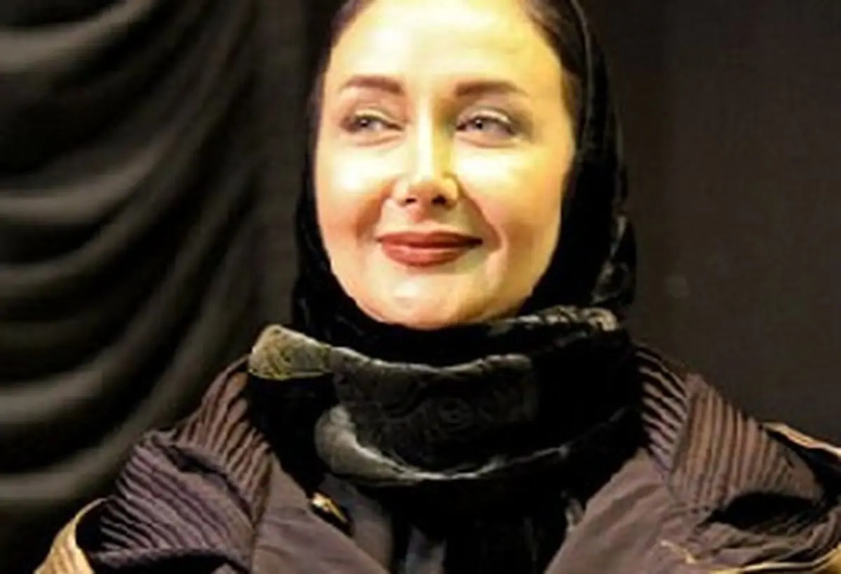 کتایون ریاحی داستان خوانی می کند